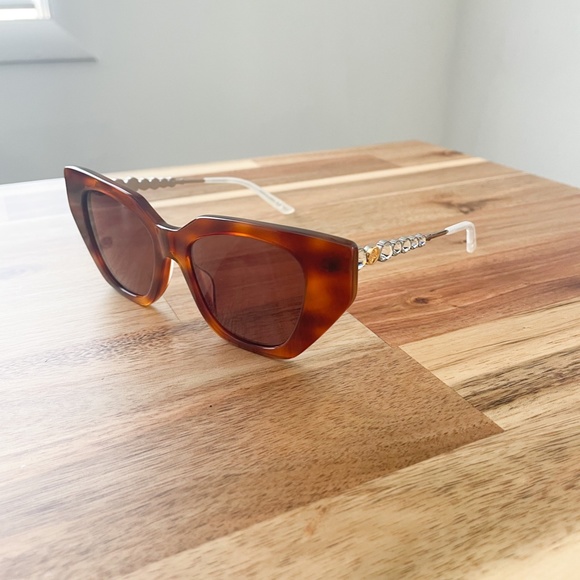 NWT Gucci Cat Eye Sunglasses - Picture 2 of 6